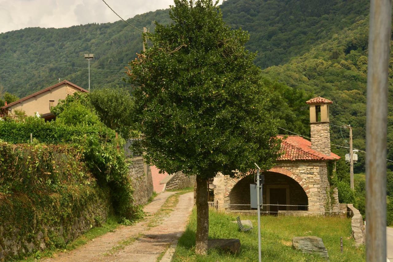 Villa Cascina del Sole Asso Esterno foto